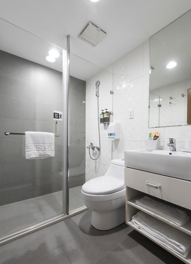 Sparrow Hotel Tajcshung Kültér fotó