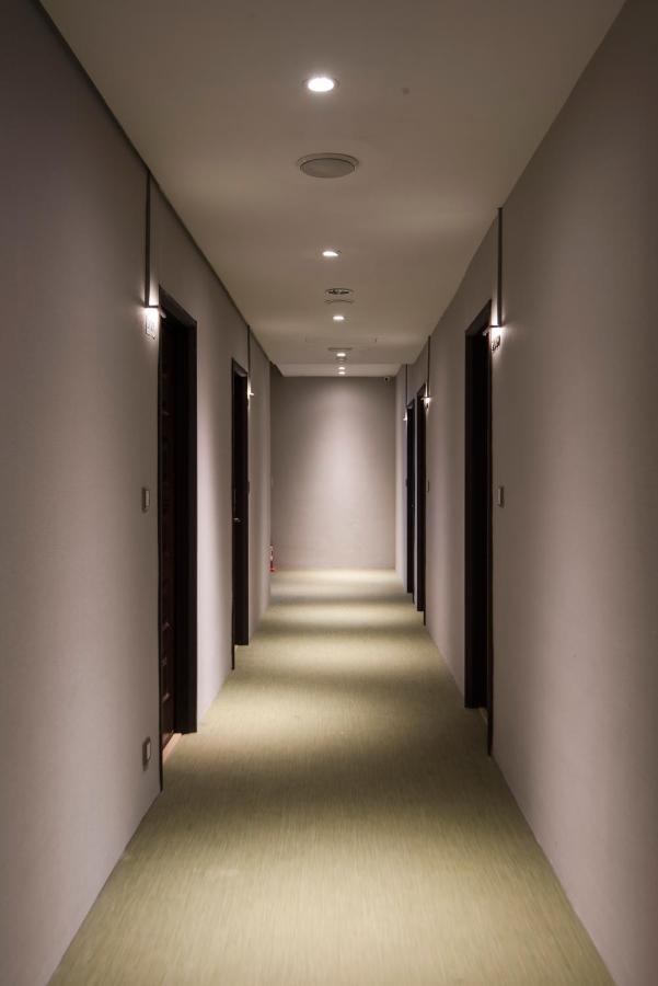 Sparrow Hotel Tajcshung Kültér fotó